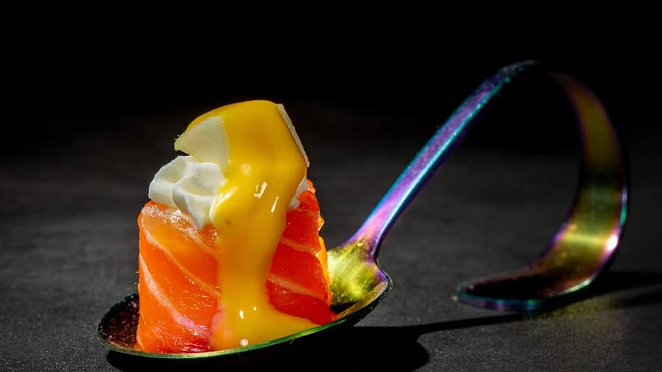 Salmão com manga e molho tropical